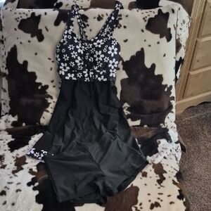 Source Unknown NWOT, Black and White Two Piece Swimsuit